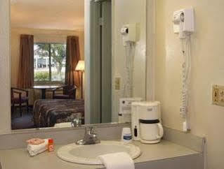 Howard Johnson By Wyndham Vero Beach / Downtown Eksteriør bilde